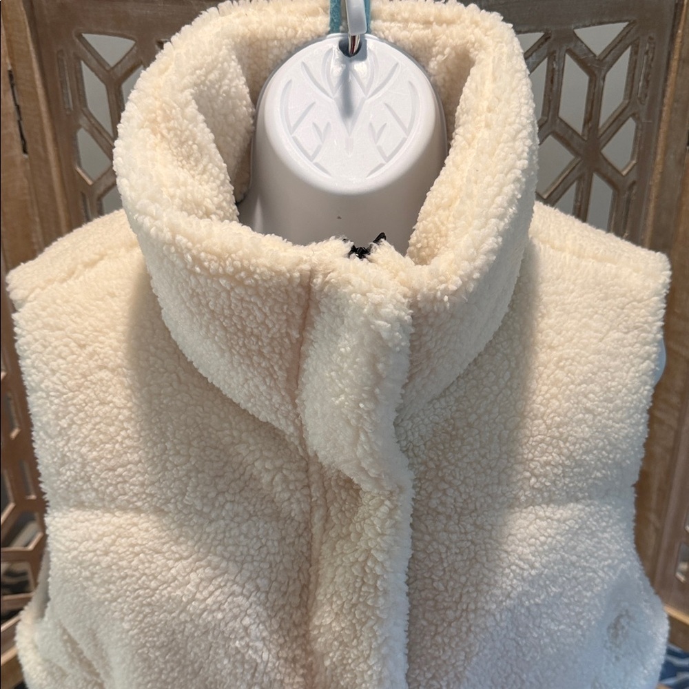T by Talbots Quilted Sherpa Cream & Black Puffer Vest size Large - Picture 5 of 11
